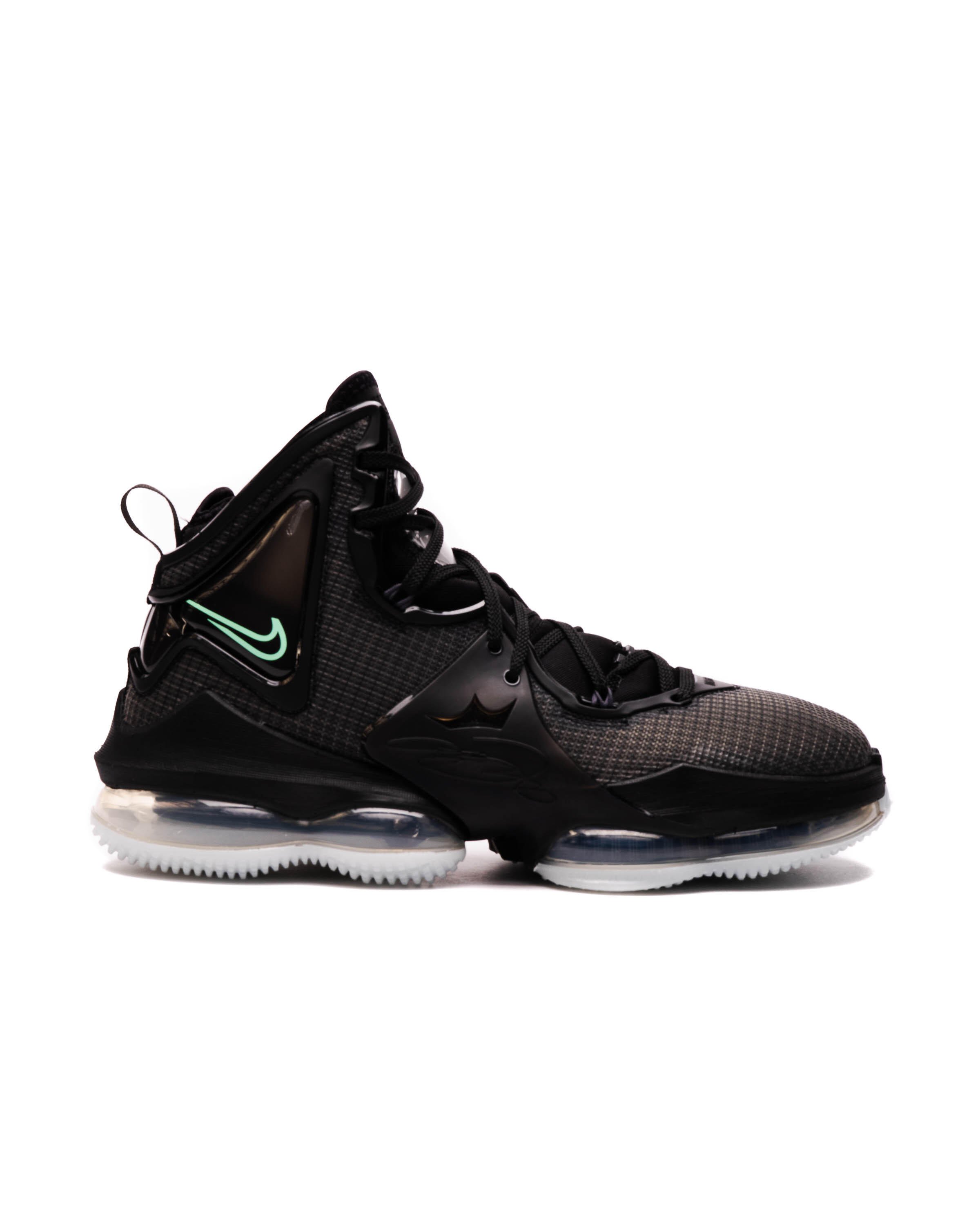 Black nike lebron shoes online